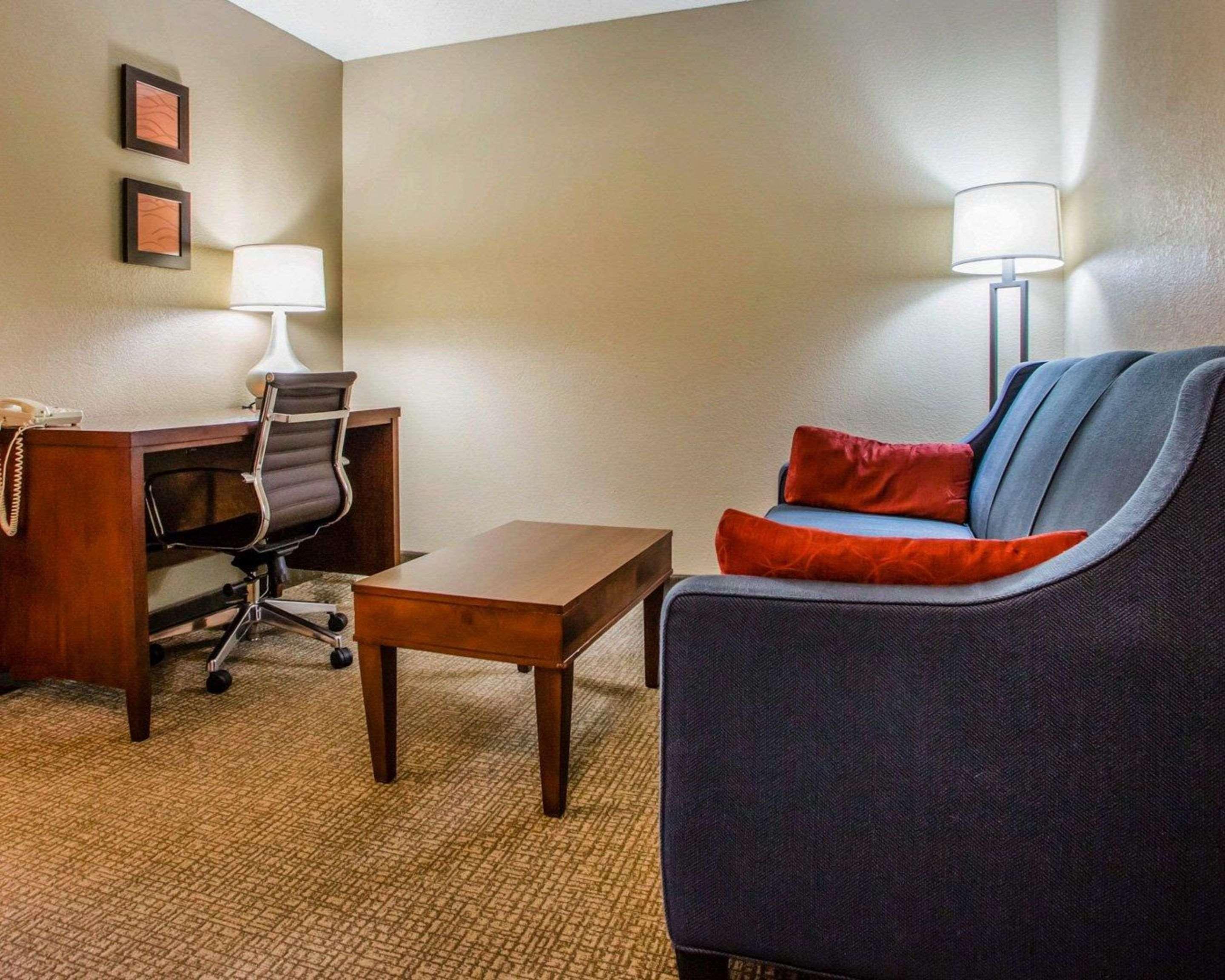 Comfort Inn & Suites Jackson - West Bend Εξωτερικό φωτογραφία