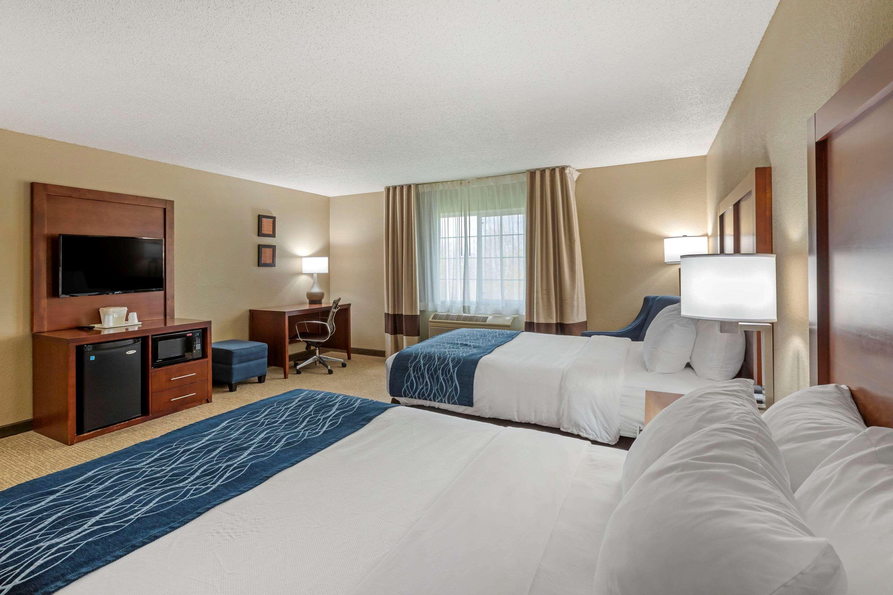 Comfort Inn & Suites Jackson - West Bend Εξωτερικό φωτογραφία