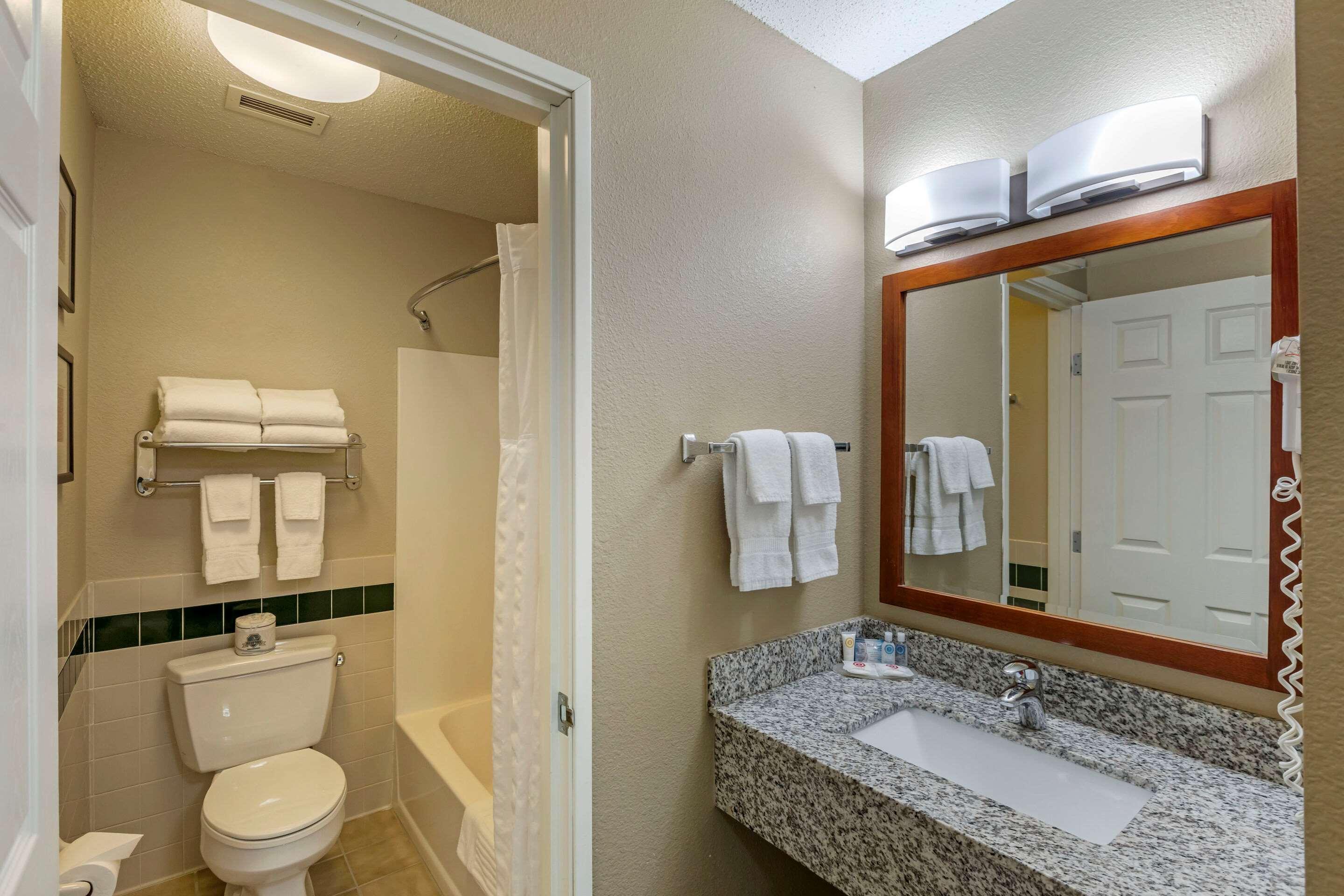 Comfort Inn & Suites Jackson - West Bend Εξωτερικό φωτογραφία