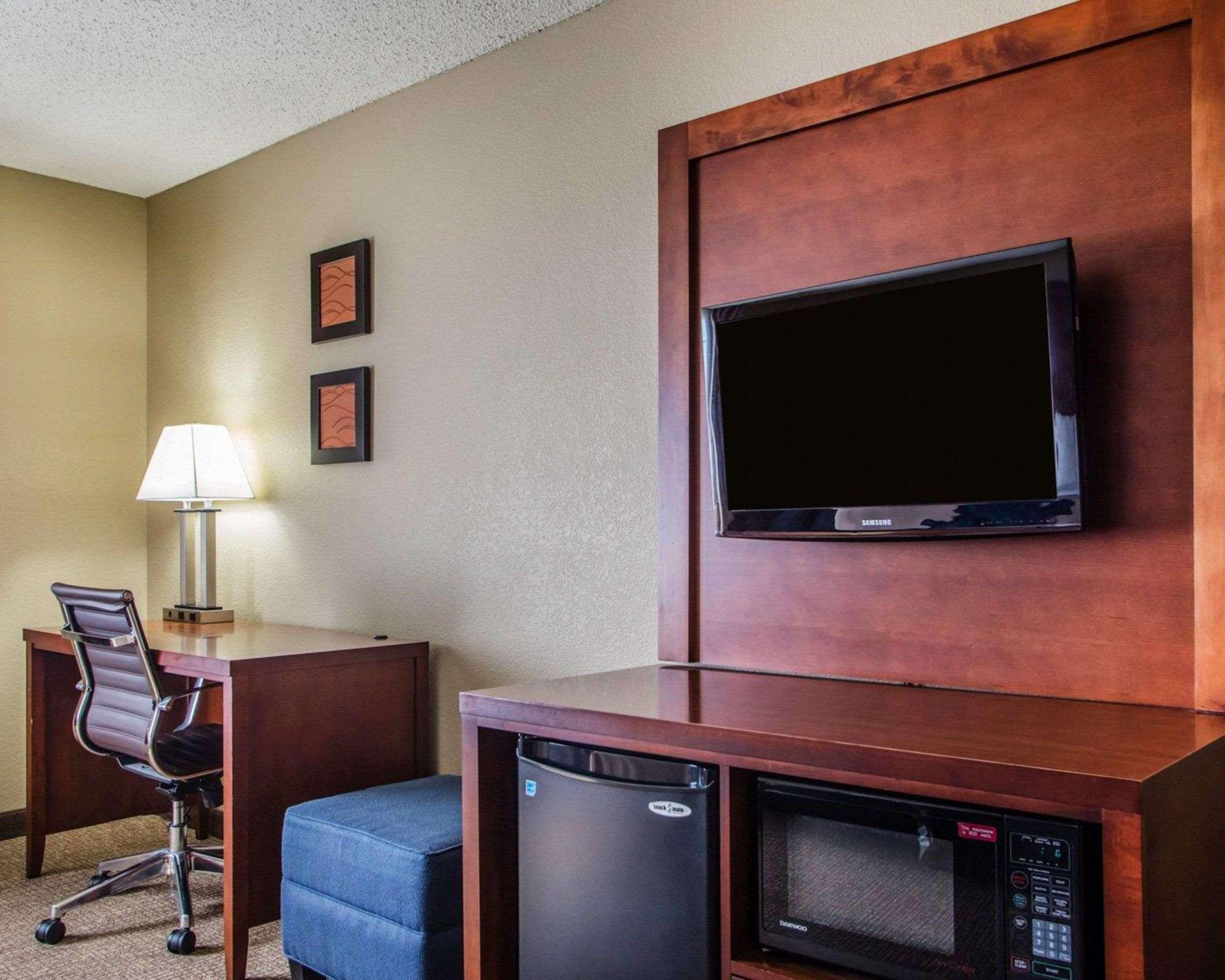 Comfort Inn & Suites Jackson - West Bend Εξωτερικό φωτογραφία