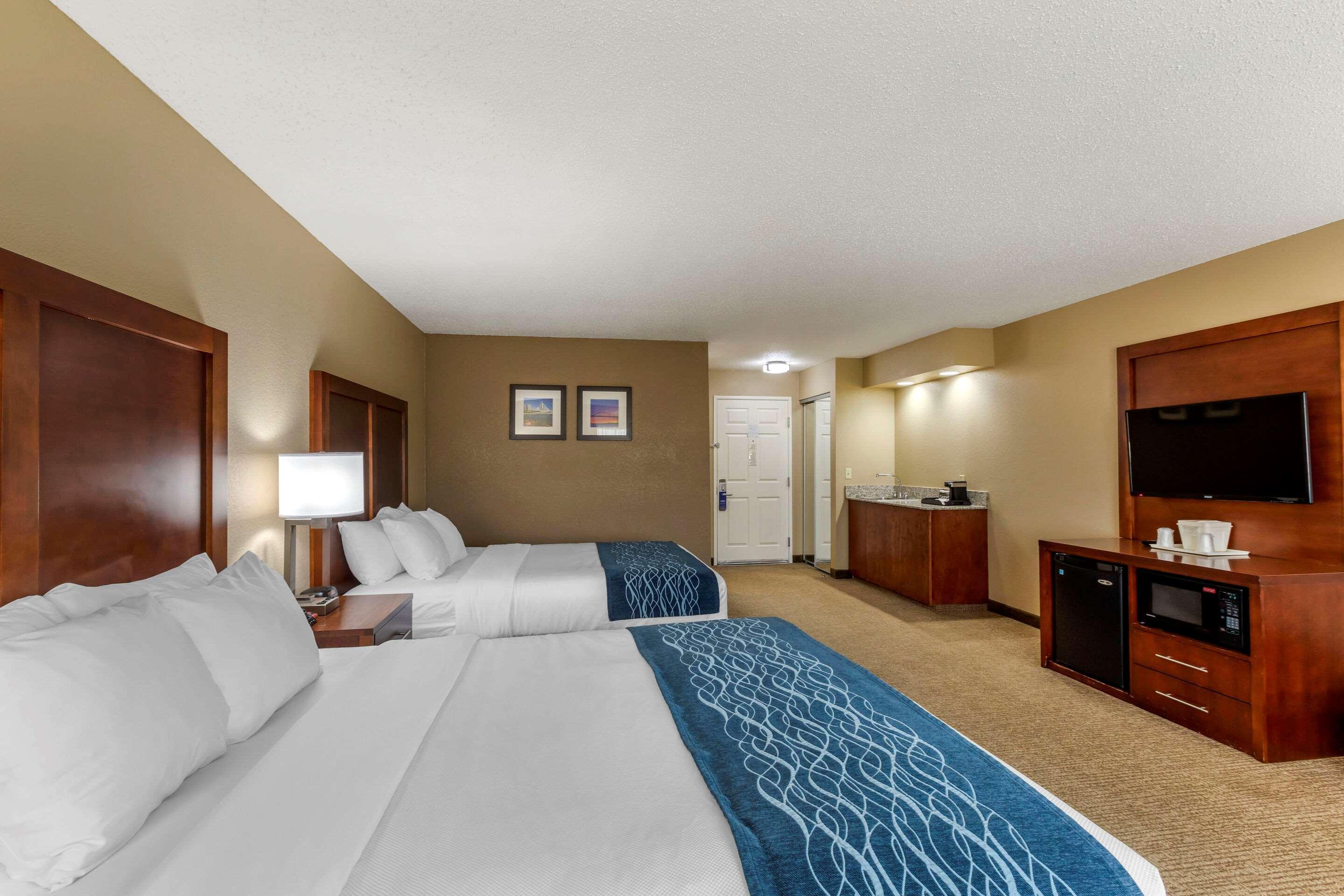 Comfort Inn & Suites Jackson - West Bend Εξωτερικό φωτογραφία
