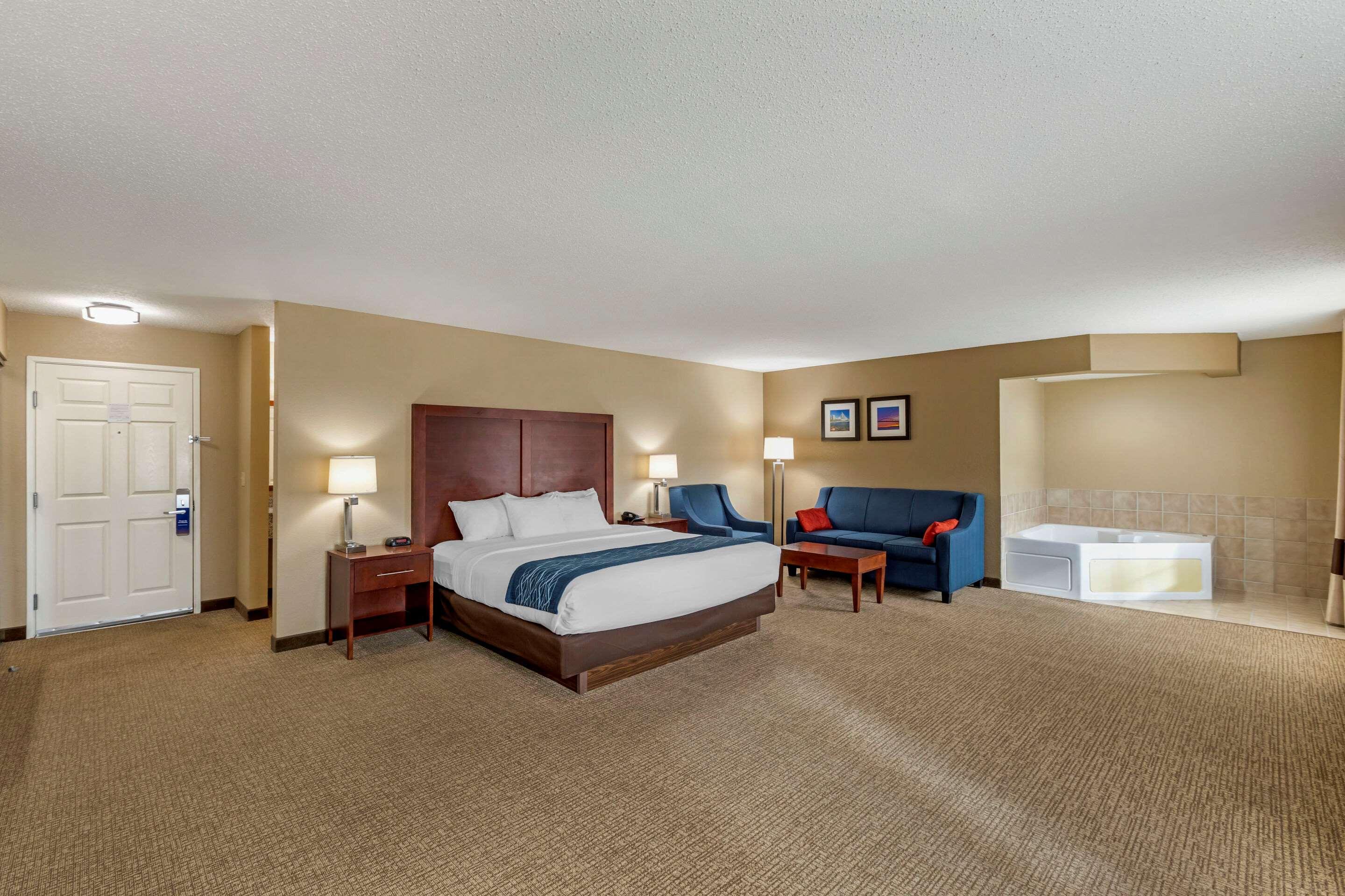 Comfort Inn & Suites Jackson - West Bend Εξωτερικό φωτογραφία