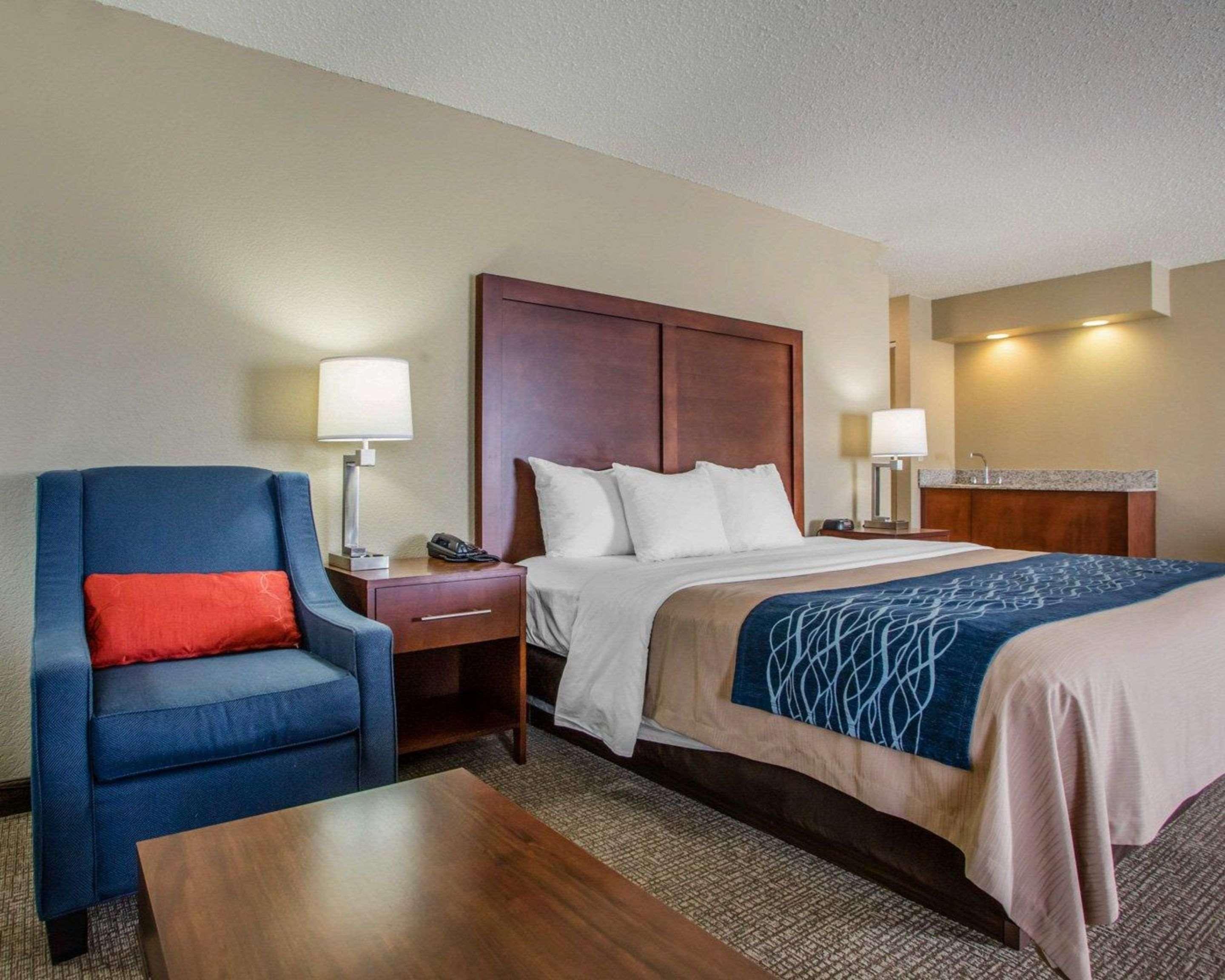 Comfort Inn & Suites Jackson - West Bend Εξωτερικό φωτογραφία