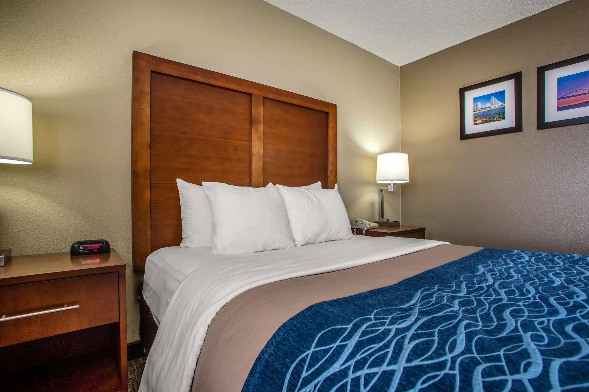 Comfort Inn & Suites Jackson - West Bend Εξωτερικό φωτογραφία